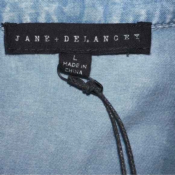 NWT Chambray top size large - Picture 4 of 8